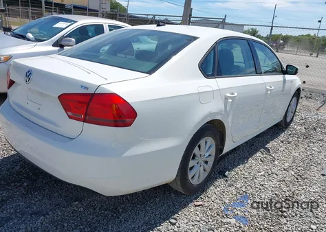 2015 Volkswagen Passat 1.8T Wolfsburg Edition z USA, uszkodzony, nr VIN 1VWAT7A36FC004720